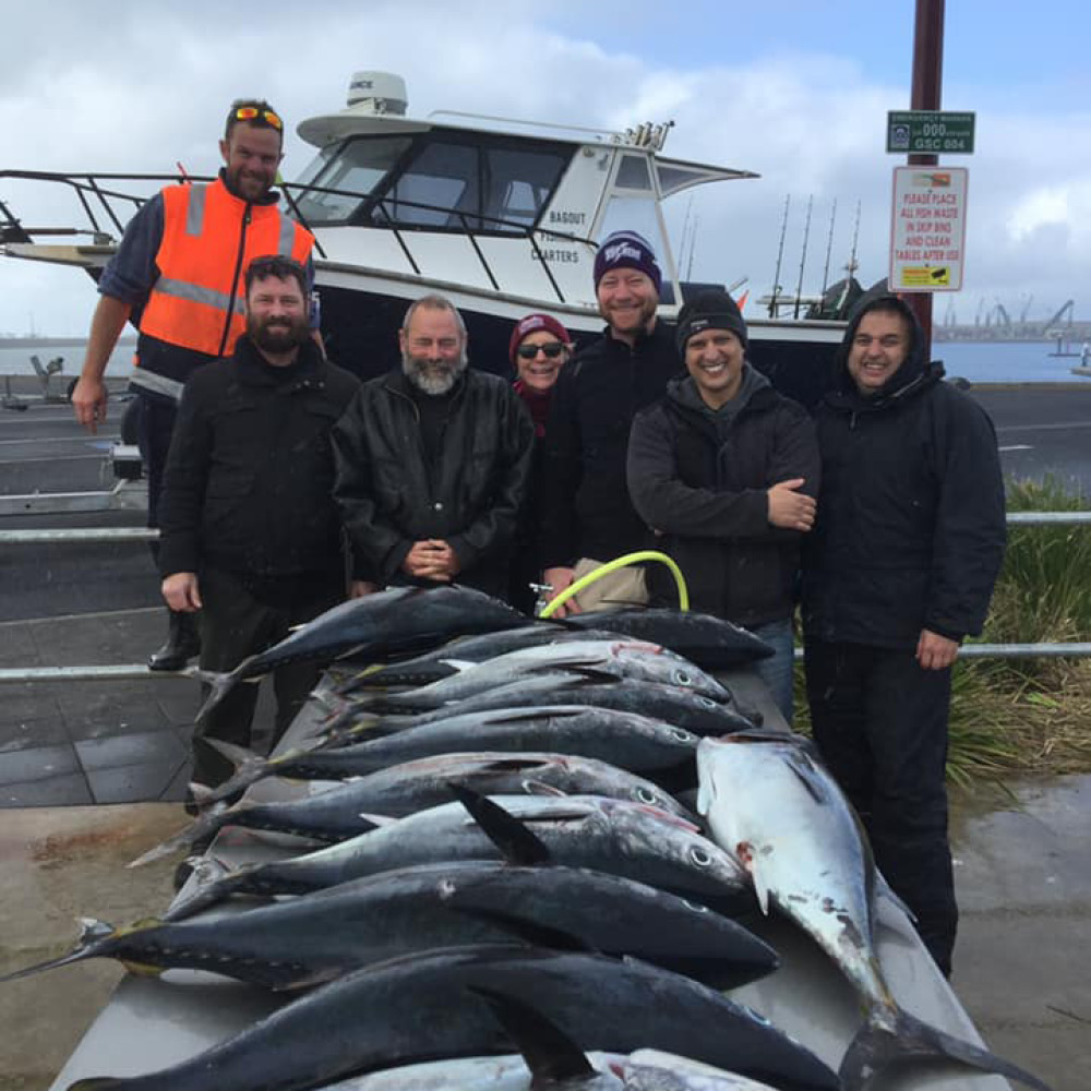 happy bagout tuna fishing charter customers